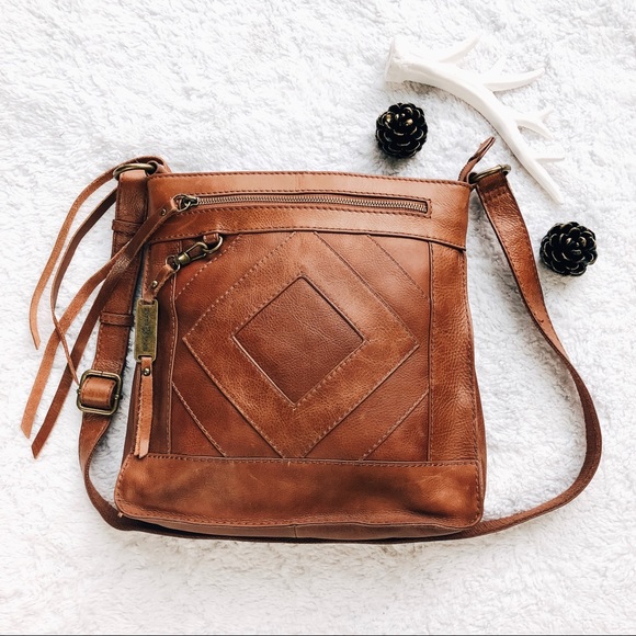 Lucky Brand Handbags - LUCKY BRAND • Tan Leather Crossbody Bag